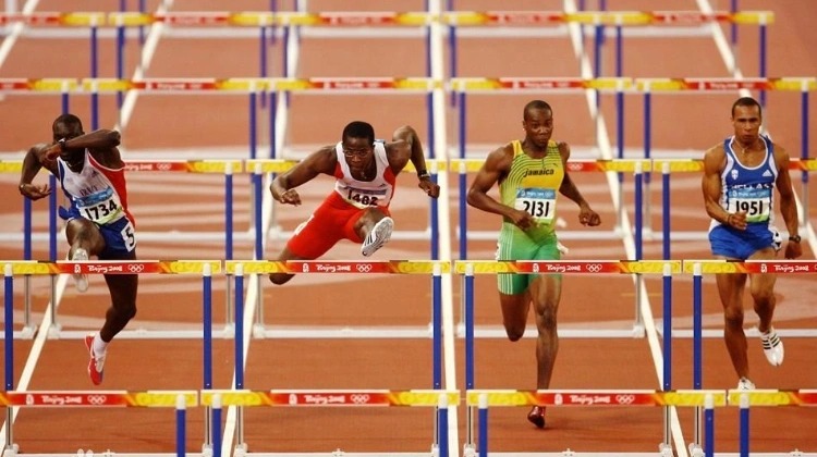 泰晤士：利物浦在关注莱昂尼和格伊；布拉德利出战社区盾存疑